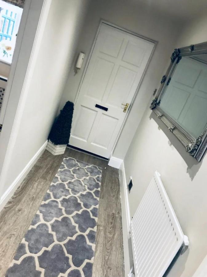 Chester City Apartments - With Free Parking Exterior photo